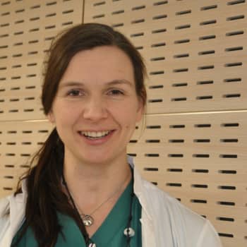 Läkaren Sabrina Forsell förklarar besvär under gravidieten