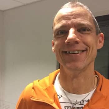 Finlandia-palkintoehdokas Jari Järvelä: Talouslama on sokerikakkua sen rinnalla, jos valtio ajautuu sisällissotaan