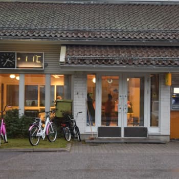 Ungdomarna har tagit över det forna bankhuset i Tenala