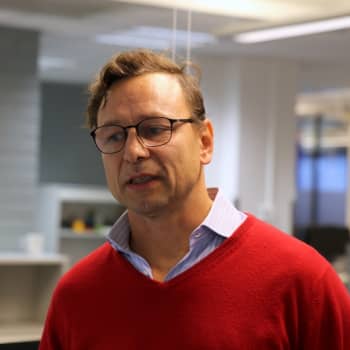 Ilmastoasiantuntija ratsasi Yle Helsingin toimituksen – millaisista asioista tavallisen avokonttorin hiilijalanjälki koostuu?