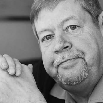Juha Roiha: Arto Paasilinna on ainoa, joka on kysyttäessä Kuka on kukin -kirjaan ilmoittanut harrastuksekseen vittuilun