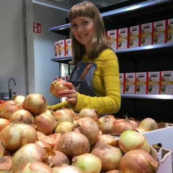 Kalasataman hävikkiruokakauppa myy ruokaa, joka kaupoista ja valmistajilta menisi muuten roskiin