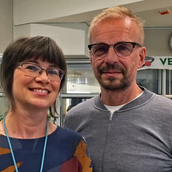 Millaisille asioille Jukka Puotila nauraa?