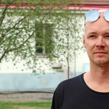 Isac Elliots pappa: Jag tog sexsnacket med honom då vi satt i bilen och han inte kom undan