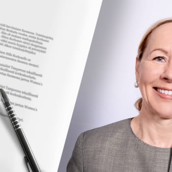Rautaa nostava Hille Korhonen johtaa Nokian Renkaita