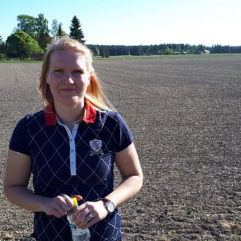 Viljelijä ja Pro Agria asiantuntija Elina Valkeinen