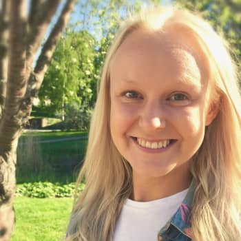 Suomalais-balilaiset bikinit merten muoviroskasta