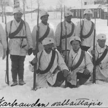 Sisällissota 1918 - punaiset muistot: Vankina, vapaana ja varusmiehenä – rautatieläisen vaiherikas vuosi (Onni Hiltunen)