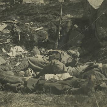 Sisällissota 1918 - punaiset muistot: Lahtelaisen putkimiehen seikkailut Venäjällä ja Suomessa 1915–1918 (Lauri Eronen)