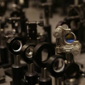 Tiedeykkönen: Nanotiedettä - tulevaisuudessa saatamme nähdä kultaleimatun viruksen matkan soluun