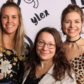 YleX Etusivu: Kierrätyskeskuksen Pia Engström: "Mun vaatekaappiin kelpaa vain täydellinen vaate"