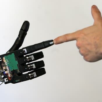 Kirjakerho: Robotteja Kalevalassa, teknologisia unelmia antiikin myyteissä