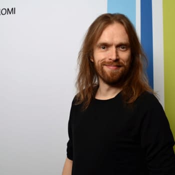 Radio Suomen Iltaohjelma: Pyrin ulos mukavuusalueeltani rönsyilemällä eri sektoreilla