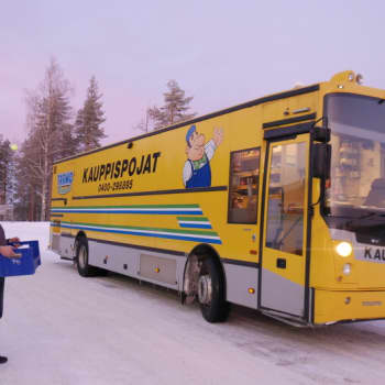 Jokapaikan Reetta: Kauppa-auton matkassa Pudasjärvellä