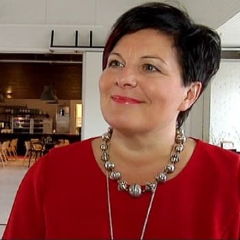 Sunnuntaivieras: Värttinän Sari Kaasinen tarjoilee mielen ja vatsan täytettä