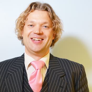 Puheen Iltapäivä: ”Toivon, että tämän kirjan luettuaan lukija ei ole enää sama ihminen”