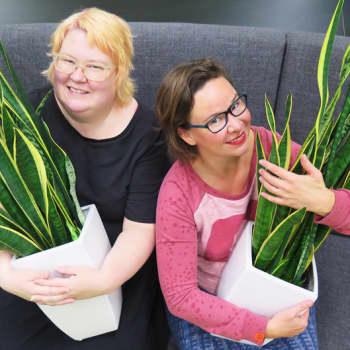 YLE Tampere: Rosa Meriläiselle ja Saara Särmälle feminismi on iloinen asia