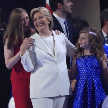 Maailmanpolitiikan arkipäivää: Yhdysvalloissa Hillary Clintonin ehdokkuus rikkoi lasikaton