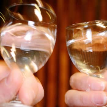 Radio Suomesta poimittuja: Alkoholi on toiveiden tynnyri ja helvetti maan päällä