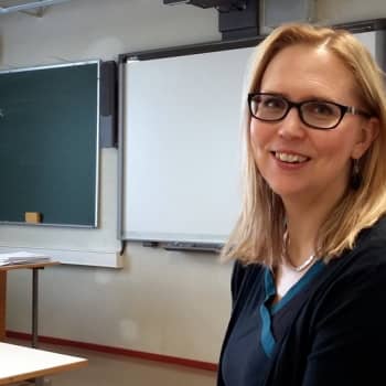 Sunnuntaivieras: Lukemista rakastavan äidinkielenopettajan on vaikea erottaa työtä ja hupia