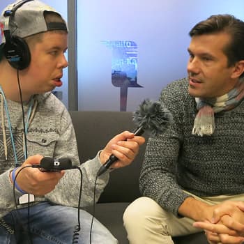 Radio Valon toimittajaharjoittelija Kalle Havumäki kyseli hyviä uutisia yleläisiltä.