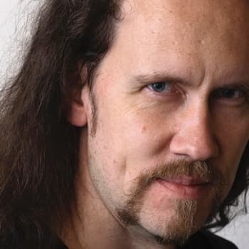 Viikon kirja: Kirjailija Juha-Pekka Koskinen ja romaani Kuinka sydän pysäytetään
