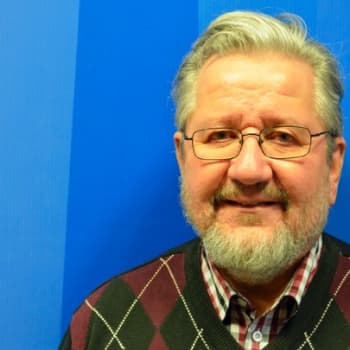 Yövieras: Aikamiehet-kuoron Veli Heikkilä tuntee Iltatuulen viestin
