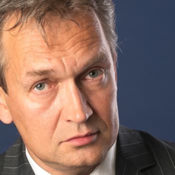 Viikon kirja: Kirjakerhon Viikon kirja. Asko Sahlberg ja romaani Yö nielee päivät
