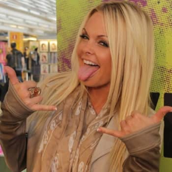 Womma ja Samuel: Vieraana pornotähti Jesse Jane