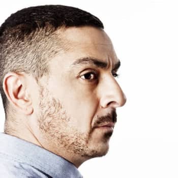 Yövieras: Arman Alizad: Nuoret kuukaudeksi slummiin auttamaan