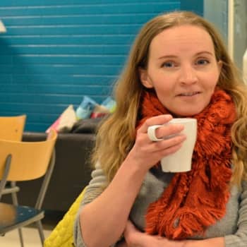 Yövieras: Juurimusiikki innosti Ninni Poijärven tarttumaan uudelleen viuluun