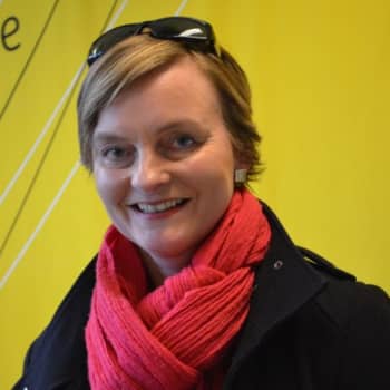Taiteilijaelämää: Korumuotoilija Kirsti Doukas:"Koruissa on paljon eri merkityksiä."