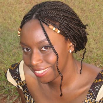 Kirjakerho: Chimamanda Ngozi Adichien Kotiinpalaajat