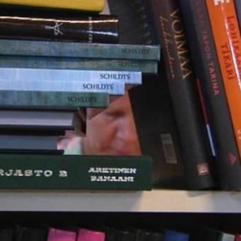 YLE Turku: Kysy kirjastonhoitajalta - Virttyvät viitat ja Stålarminkadun historia