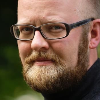 Viikon kirja: Tietokirjailija Ville Kivimäki ja Nadja Nowak keskustelevat teoksesta Murtuneet mielet