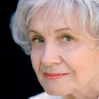 Viikon kirja: Kirjailija Alice Munro ja kertomuskokoelma Kallis elämä