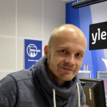 Yövieras: Juha Tapio pitäytyy poissa pintajulkisuudesta