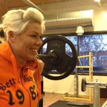 Liikuntatunti: "Lihas ei kasva vikisemällä, siihen tarvitaan painoja rautaa"