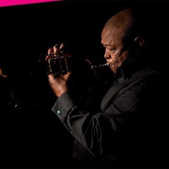 Kaiken maailman musiikkia: Hugh Masekela ei erottele musiikkityylejä