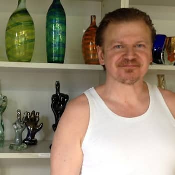 Taiteilijaelämää: Lasinpuhaltaja Tarmo Maaronen