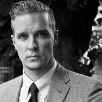 Viikon kirja: Kirjailija Joonas Konstig ja Nadja Nowak keskustelevat romaanista Totuus naisista