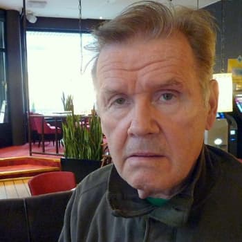 YLE Savo: Näyttelijä Antti Litja muistelee Loma-elokuvaa ja pohtii Mielensäpahoittajan teatteriroolia
