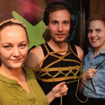 Vieraana Bondagetaiteilija Tinttu Henttonen