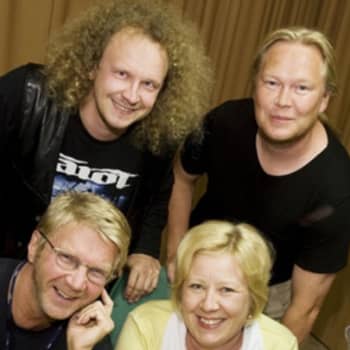 Asiantuntijoina Katja Holmala, Jaakko Kullberg, Juha Laaksonen ja Henry Väre.