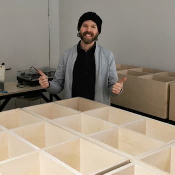 Vinyylin myynti ohittamassa CD:n – kivijalkalevykaupan Turkuun perustava DJ Felix Manell uskoo vinyylin tulevaisuuteen