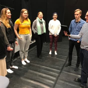 Musiklinjen vid Vasa Övningsskola gör dramatisk och känslosam musikal