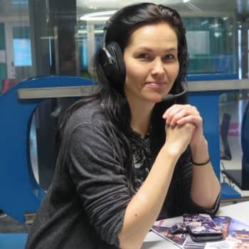 Mentalisti Jenni Sofia manipuloi ihmisten mieliä työkseen, mutta on itse helposti huijattavissa