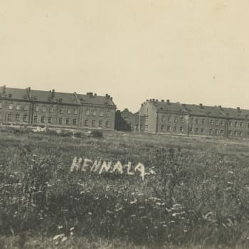 Härskiä silliä ja piikkilankaleipää (Elli Nurminen, Lempäälä)