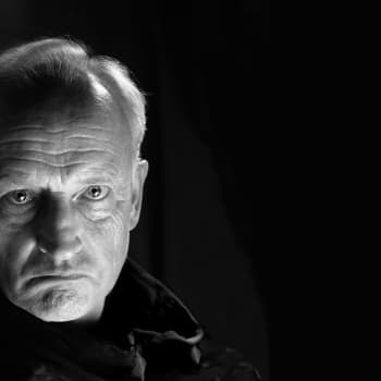 Taiteilijakuvia: Aarre Karén