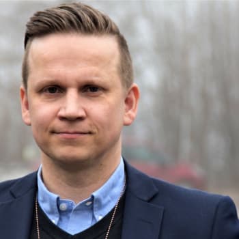 Kriminalkommissarie Mats Sjöholm: Unga tonåringar misshandlade andra unga vid tre tillfällen under en helg i Karis